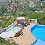 With Infinity Pool & Hot Tub Willa *
